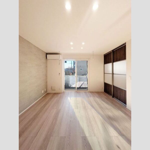 ルベルコート(RUBER COURT)103号室 リビング