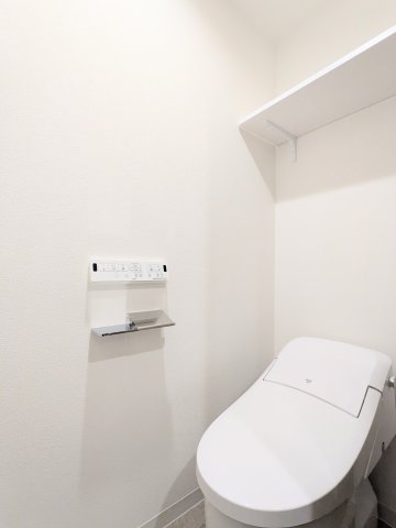 セレヌコート新江古田0104号室 トイレ
