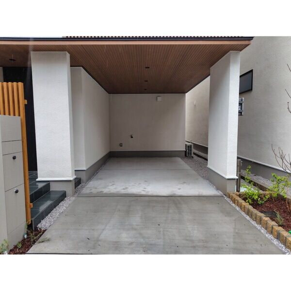 目黒区緑が丘2丁目戸建　イースト1号室 駐車場