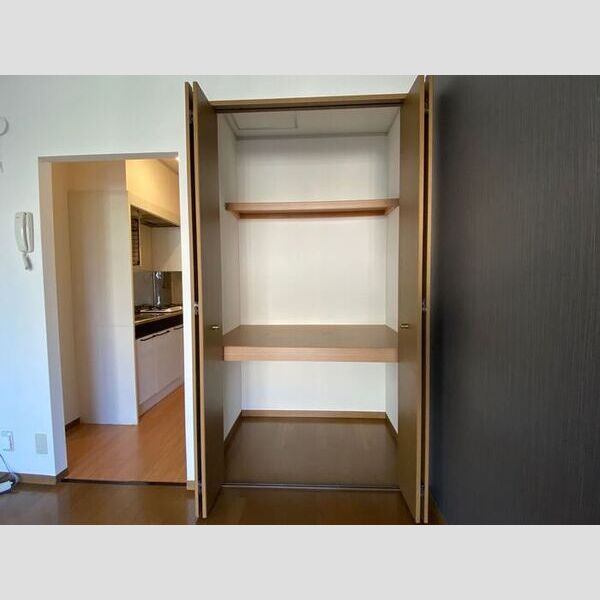 フラットエイト 202号室物入