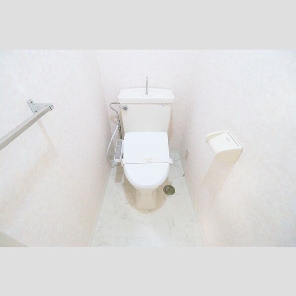 グランソレイユ大宮207号室 温水洗浄便座