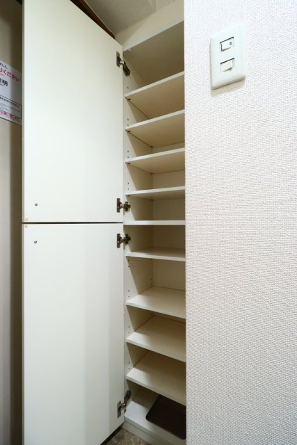 サンテミリオン世田谷上野毛2階 靴入