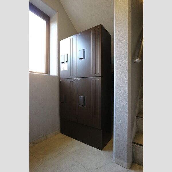 フラッツ・シゲ302号室 宅配ボックス