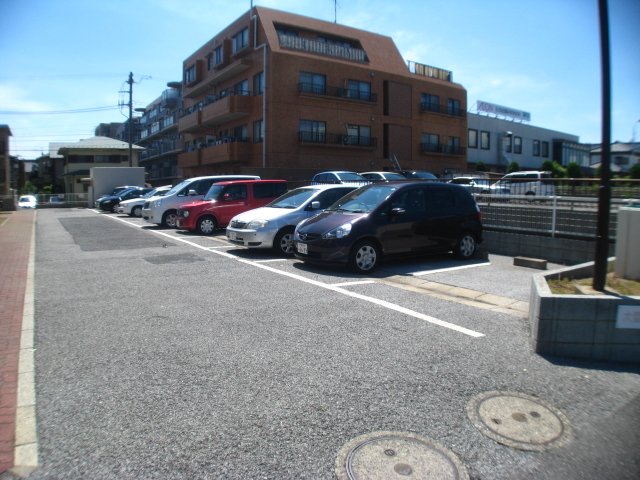 エクセルＤハイム 駐車場