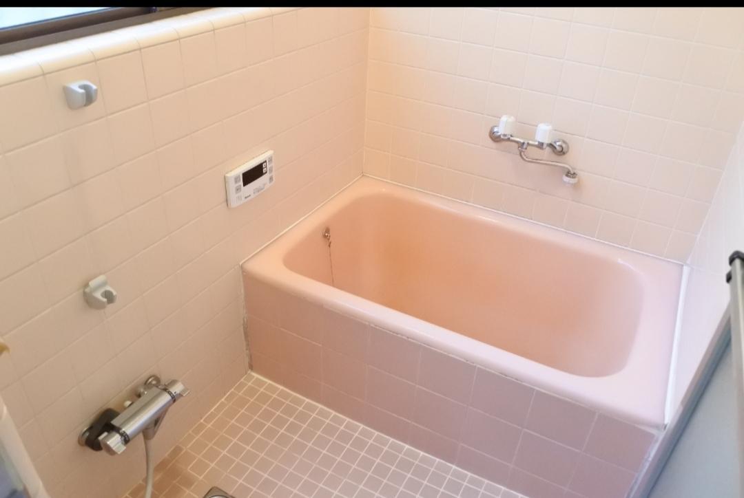 高塚新田1戸建て 広い浴室でゆっくり入浴できます