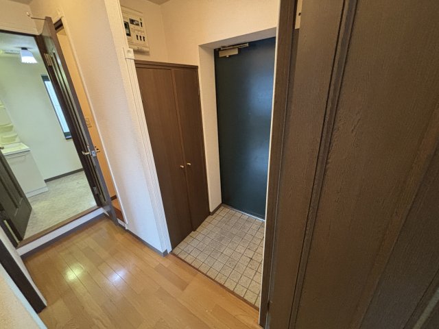 エミール有賀 玄関