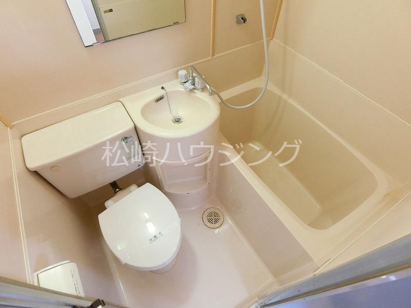 ホワイト松が丘1階 別室の写真です。