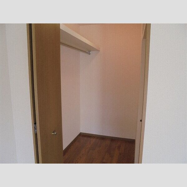 ハイカムール・浅井 ウォークインクローゼット