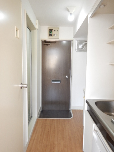 カルタス２１菊川2階 玄関