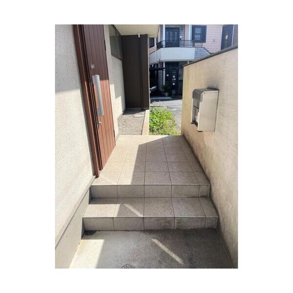 小金井市貫井北町1丁目戸建 エントランス