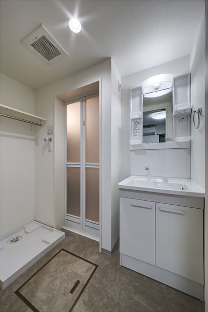 ＣＲＡＳＴＩＮＥ植竹町 洗面