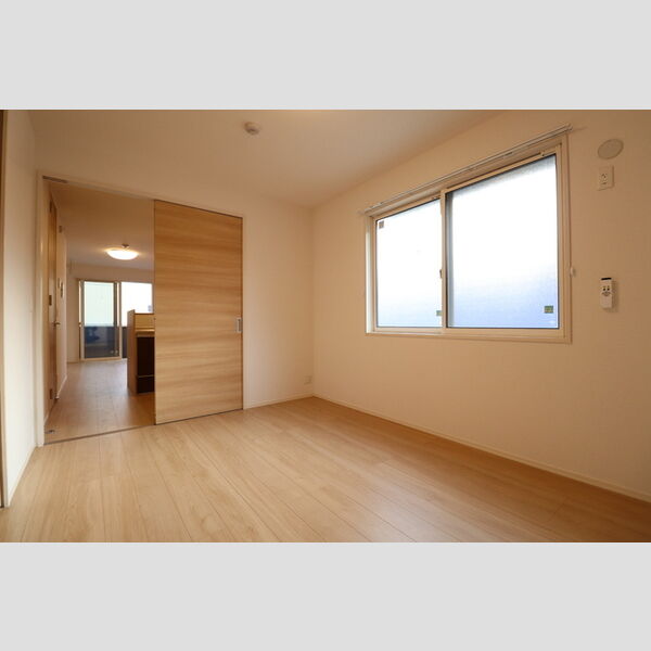 ア　レーズ101号室 洋室