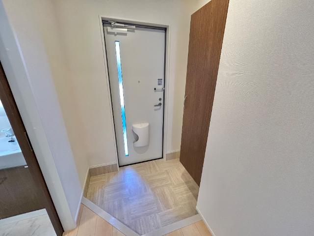 プルミエールみずき102号室 玄関