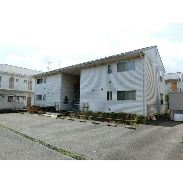 ウイステリアB エントランス