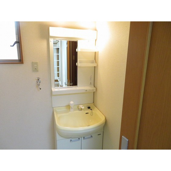 ウィンズ上永谷Ｃ棟0201号室 独立洗面台