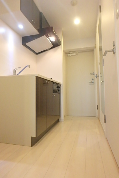 グランド・ガーラ桜木町駅前2階 ゆとりのある廊下スペース