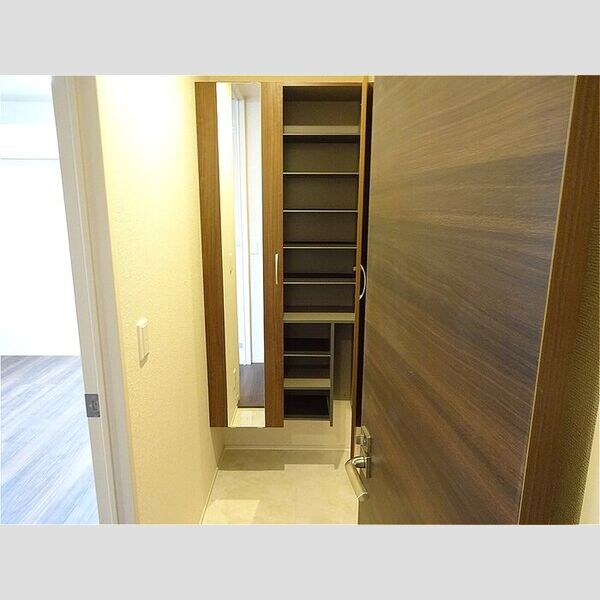 RAFALE-ERI(ラファール-エリ)201号室 シューズBOX