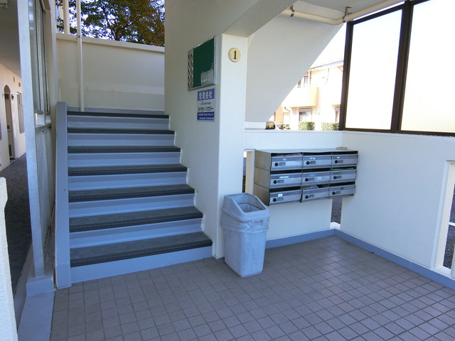 ベルヴィル昭島0103号室 エントランス