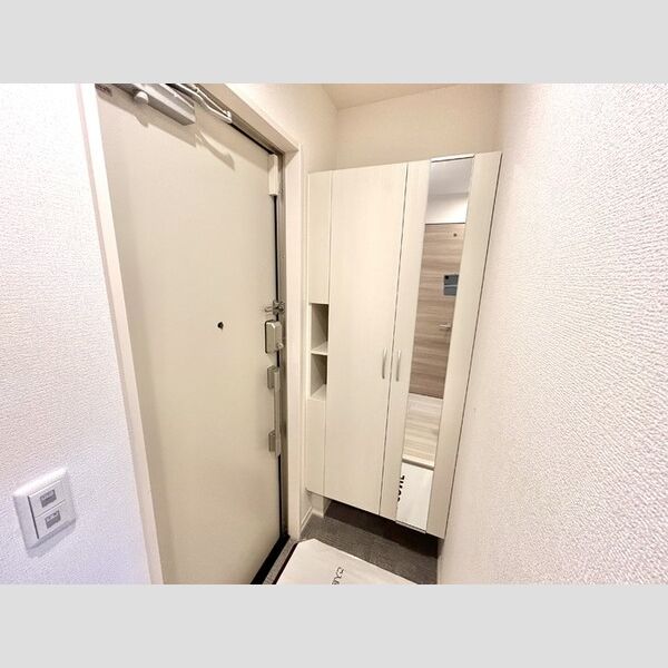 ミーツⅢ305号室 玄関