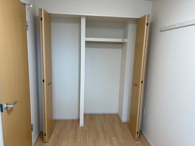 Eternal J（エターナル　ジェイ）205号室 クローゼット