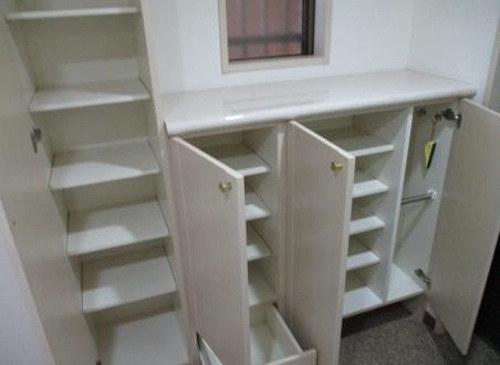 ライオンズヴィアーレ浦和弐番館 シューズボックス