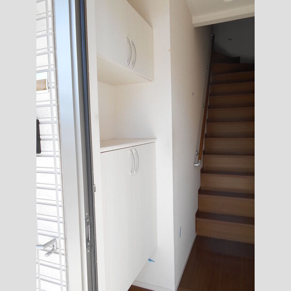 ウィステリア 玄関