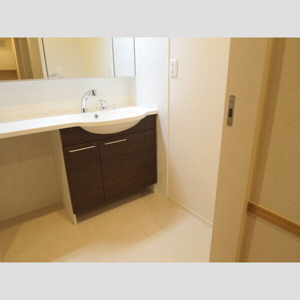 ヴィラコンフォール 洗髪洗面化粧台