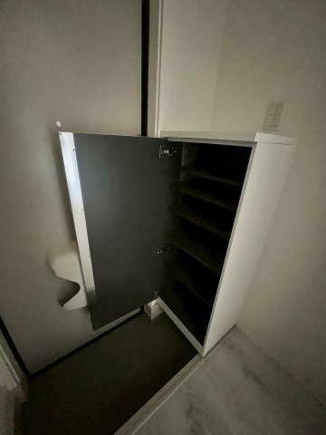 ヒルズ妙蓮寺101号室 玄関