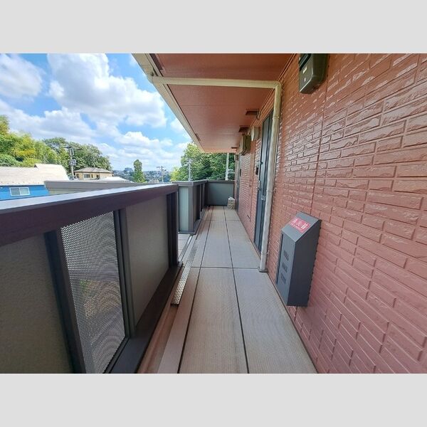 グリーンヒルズSAKAUE 2階共用廊下