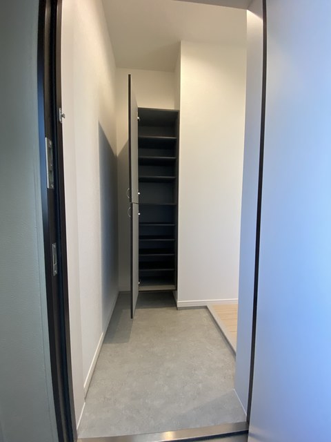 カーサ新高円寺 玄関