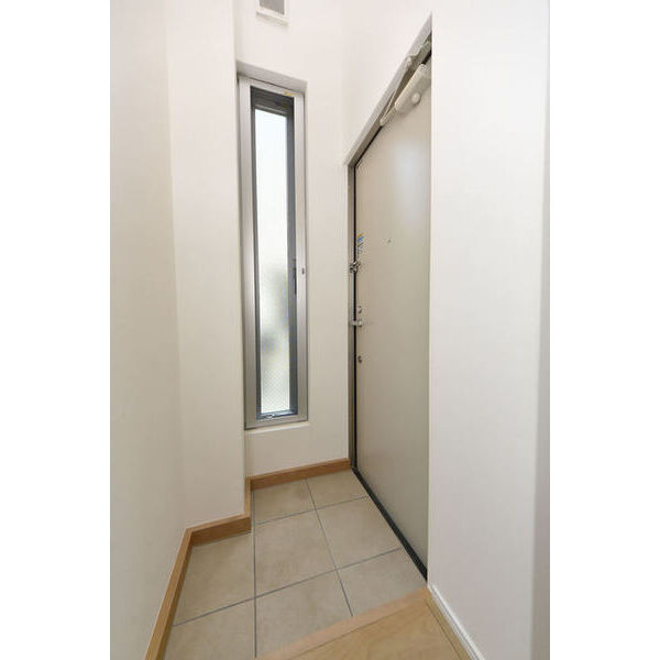 サリースマイル参番館 玄関