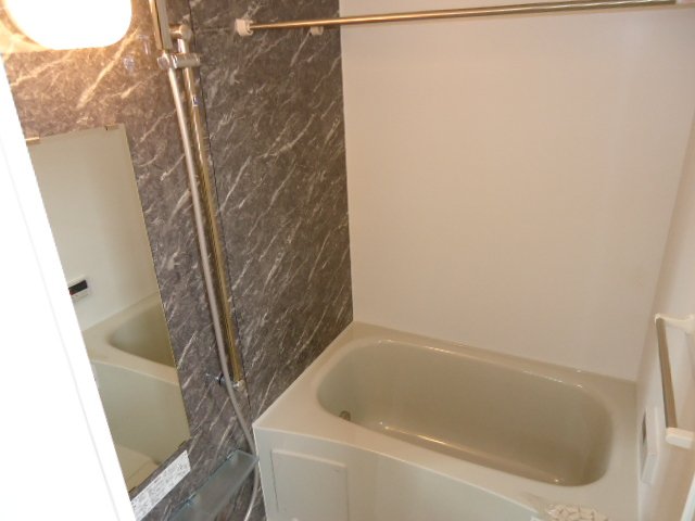 アークガーデンA バス