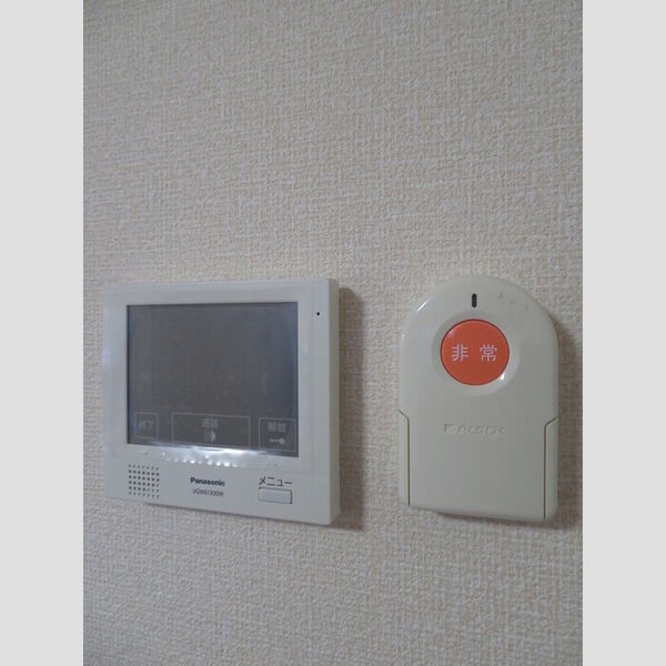 ヴィクトワール306号室 インターホン&ALSOK非常ボタンです。