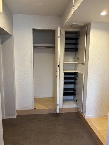 サンライズ 玄関