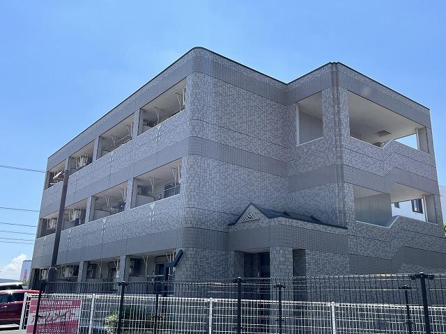 ア・レーズ 外観写真（昼）