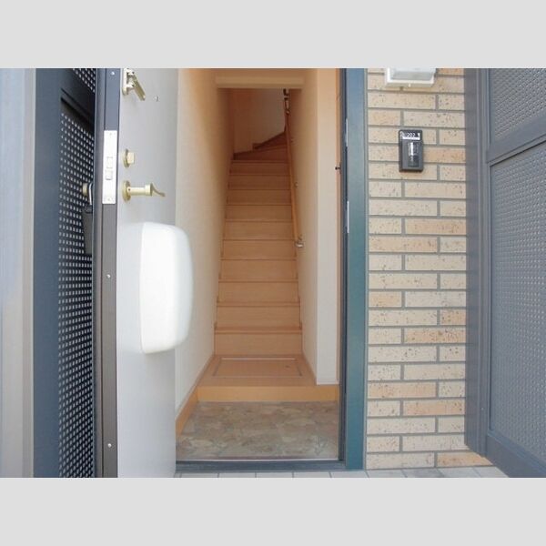 センターハウス　A棟202号室 玄関