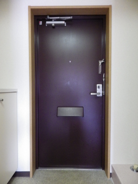 アメニティ高幡0201号室 玄関