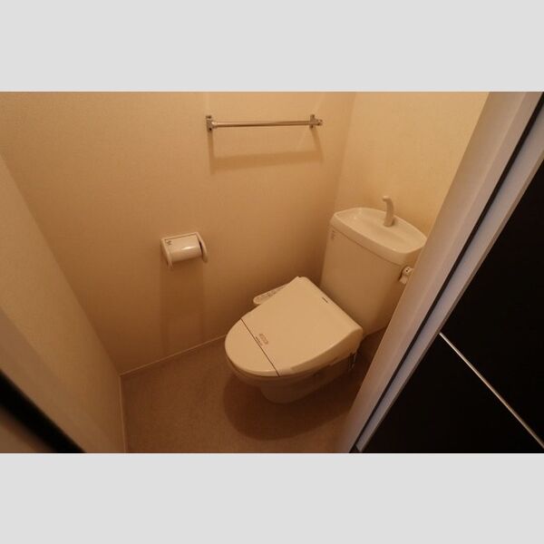 カリーナ　カーサ トイレ　温水洗浄暖房便座