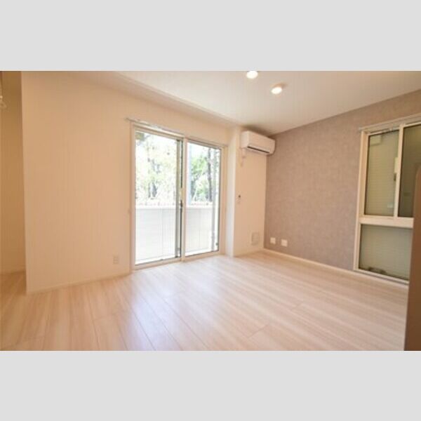 エミグランド愛甲石田 居室・リビング