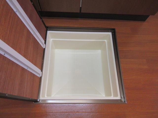 クラルテ キッチン床下収納