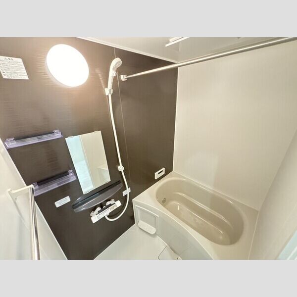 ポール・ヴェール103号室 浴室換気乾燥機、追いだき付きユニットバス