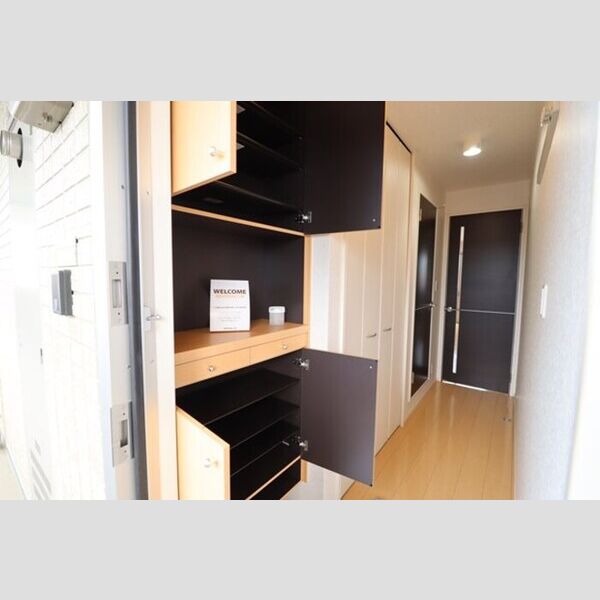 プリムローズ205号室 シューズボックス