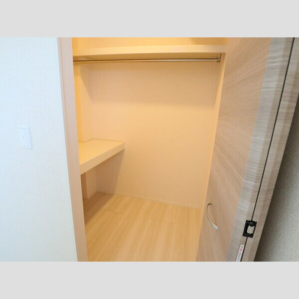 セレスティンワール　B棟 収納