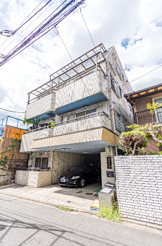 泉ハイツ3階 エントランス