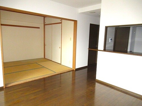 レクセルプラザ西川口6階 LDからの和室