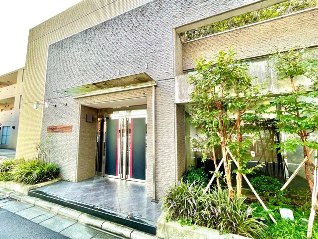 レジディア西新宿Ⅱ4階 エントランス