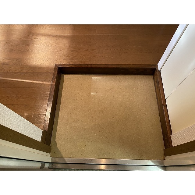 ＣＲＥＳＣＥＮＴ　ＭＯＴＯＮＥＳ 玄関