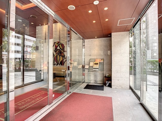 ファーストリアルタワー新宿 エントランス