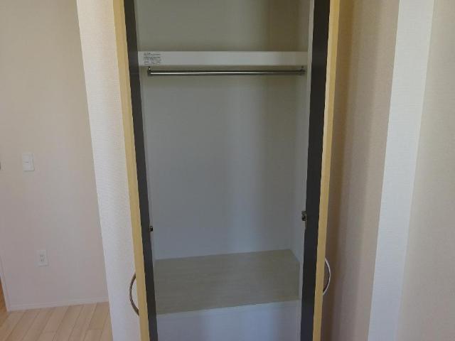 エル・クーレ201号室 クローゼット
