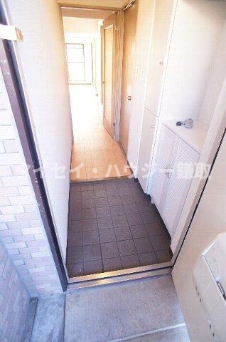 アヴニール梨の樹0102号室 広い玄関♪